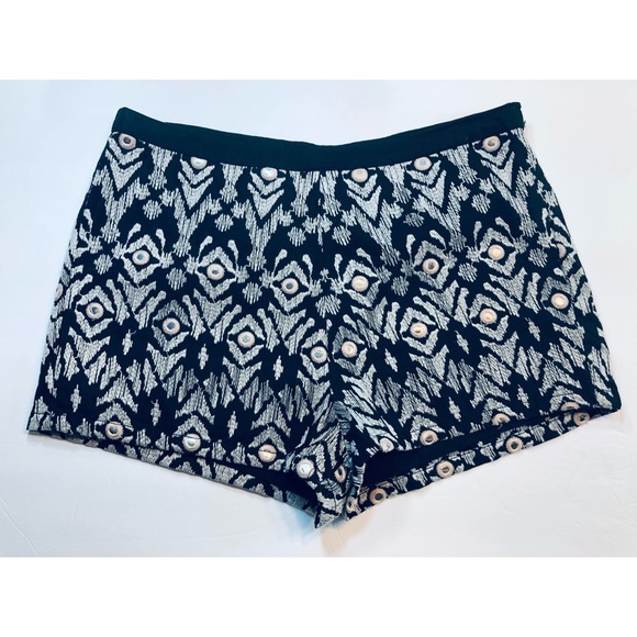 Forever 21 NWOT Embroidered Mirrored Tile Black - Picture 2 of 6